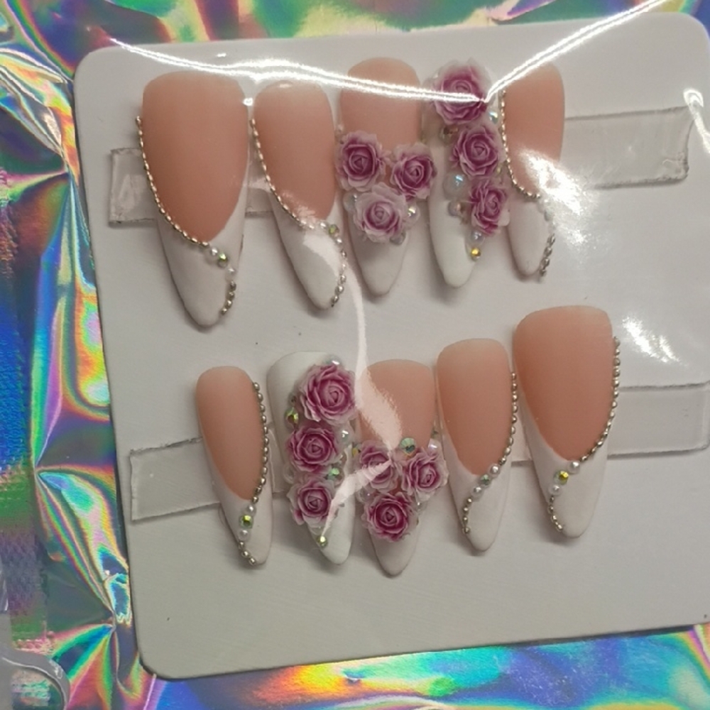 Elegant Rose Nail Set with White and Pink Accents